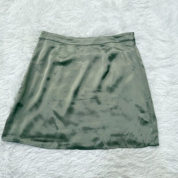 Women L Space Delta Mini Split Skirts Sumemr Vacation in Olive Size Medium - Picture 7 of 8